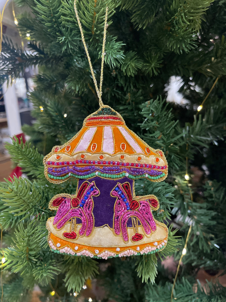 Decorazione natalizia ricamata a mano Baci Milano