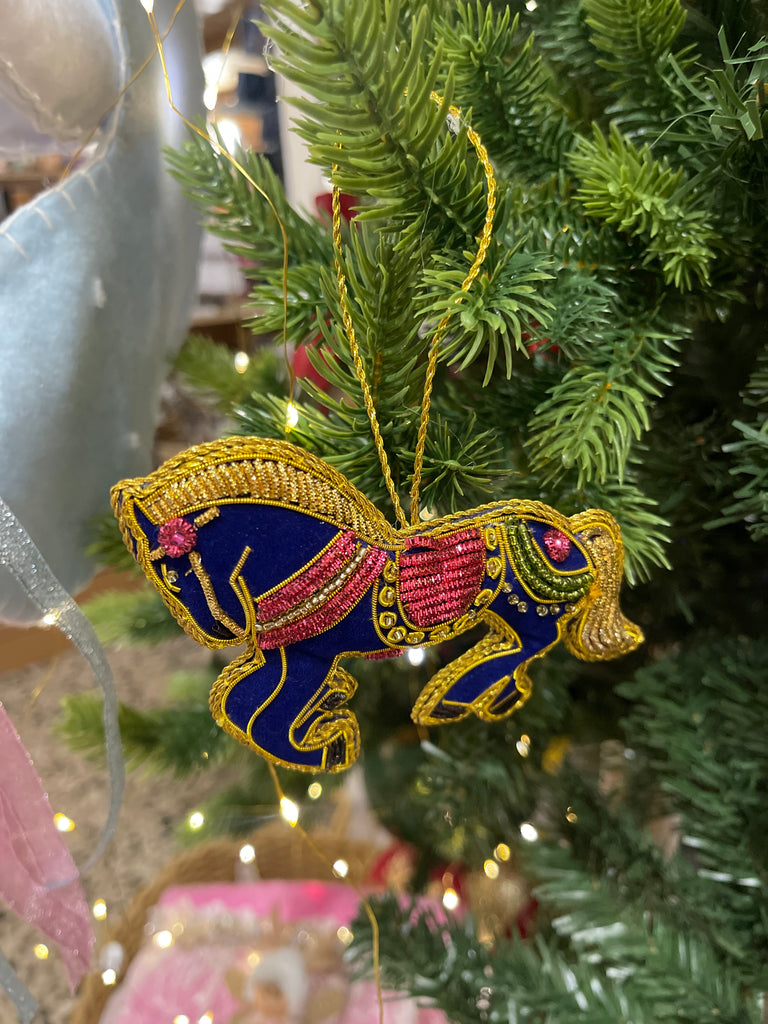 Decorazione natalizia ricamata a mano Baci Milano